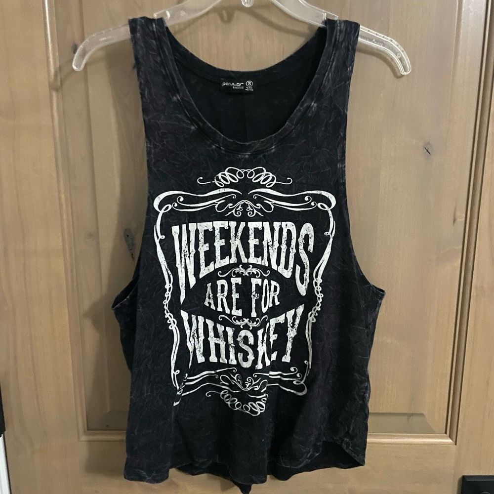 Popular Basics Distressed Tank Top Women’s small
